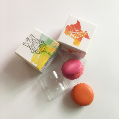 2 pcs Macaroon carta stampata scatola regalo imballaggio Macaroons Display con vassoio interno