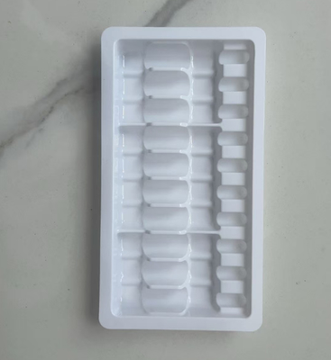Produzione su misura di vassoi di plastica per flaconi da 10 dosi da 2 millilitri (vassoi PET), vassoi per bottiglie di ampule.