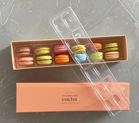 Imballaggio ecologico trasparente di macaroni con stampa personalizzata per lo stand e la scatola regalo
