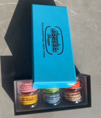 Imballaggio ecologico trasparente di macaroni con stampa personalizzata per lo stand e la scatola regalo