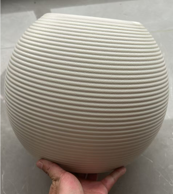 Vaso di fiori in plastica rivestito in PE con dimensioni multiple e disegno in rilievo per uso interno ed esterno