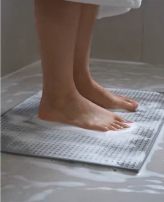 Tappetino da bagno premium in materiale EPP vergine ecologico con struttura antiscivolo e di drenaggio ad alta efficienza e design facile da pulire